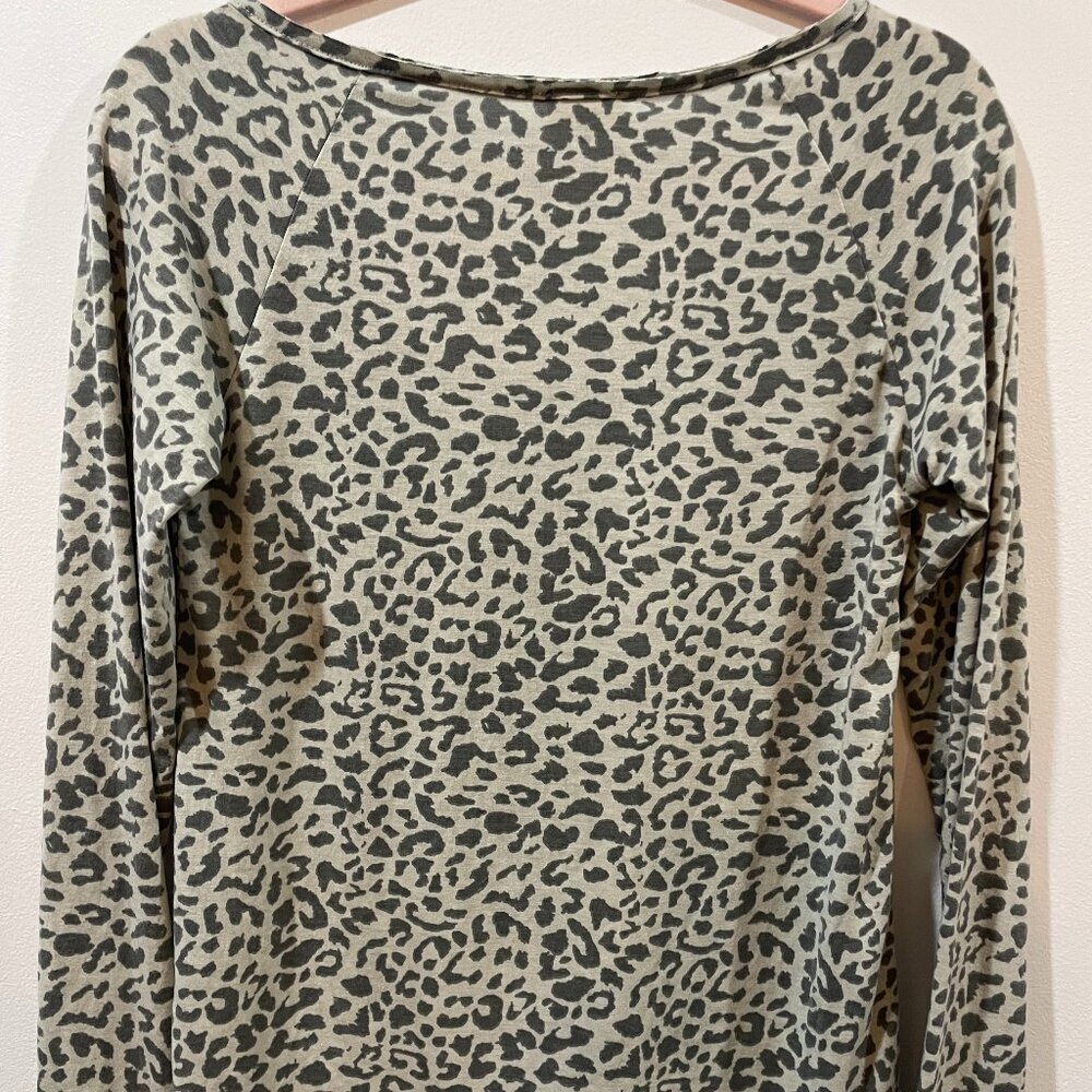 POL Boho Chic Animal Print Long Sleeve Henley Top T Shirt Size Small - Picture 4 of 4